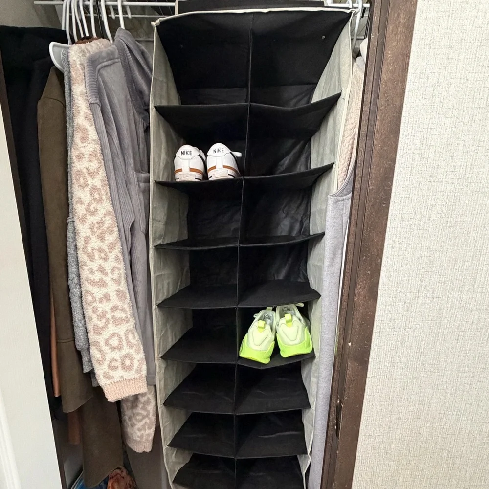 Hanging Closet shoe Organizer in Black and Gray